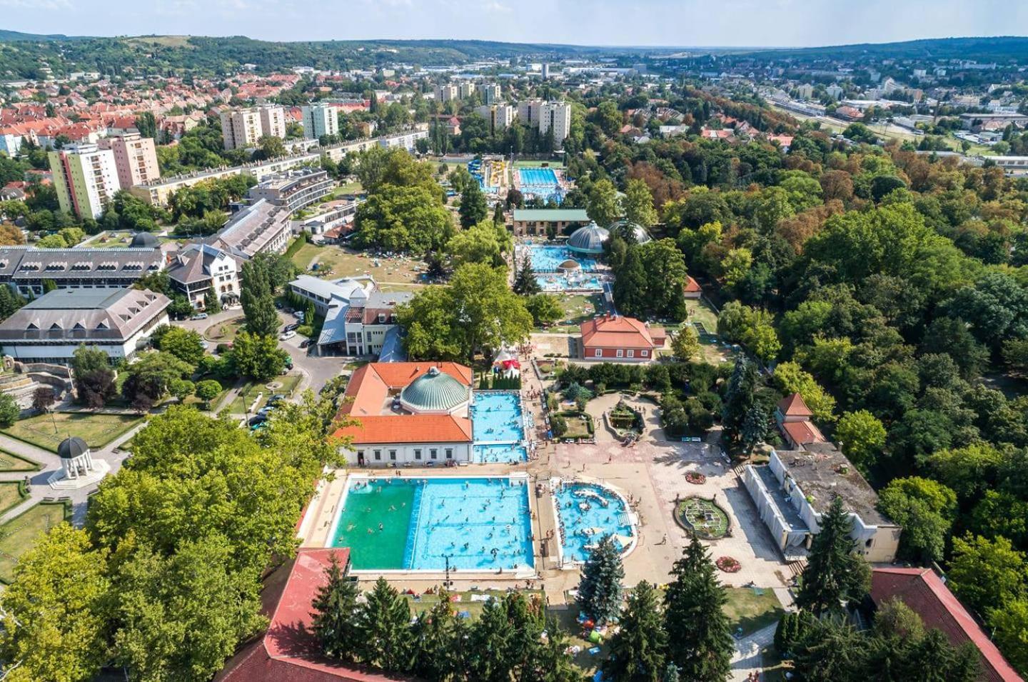 Indium City Panzio Eger Extérieur photo