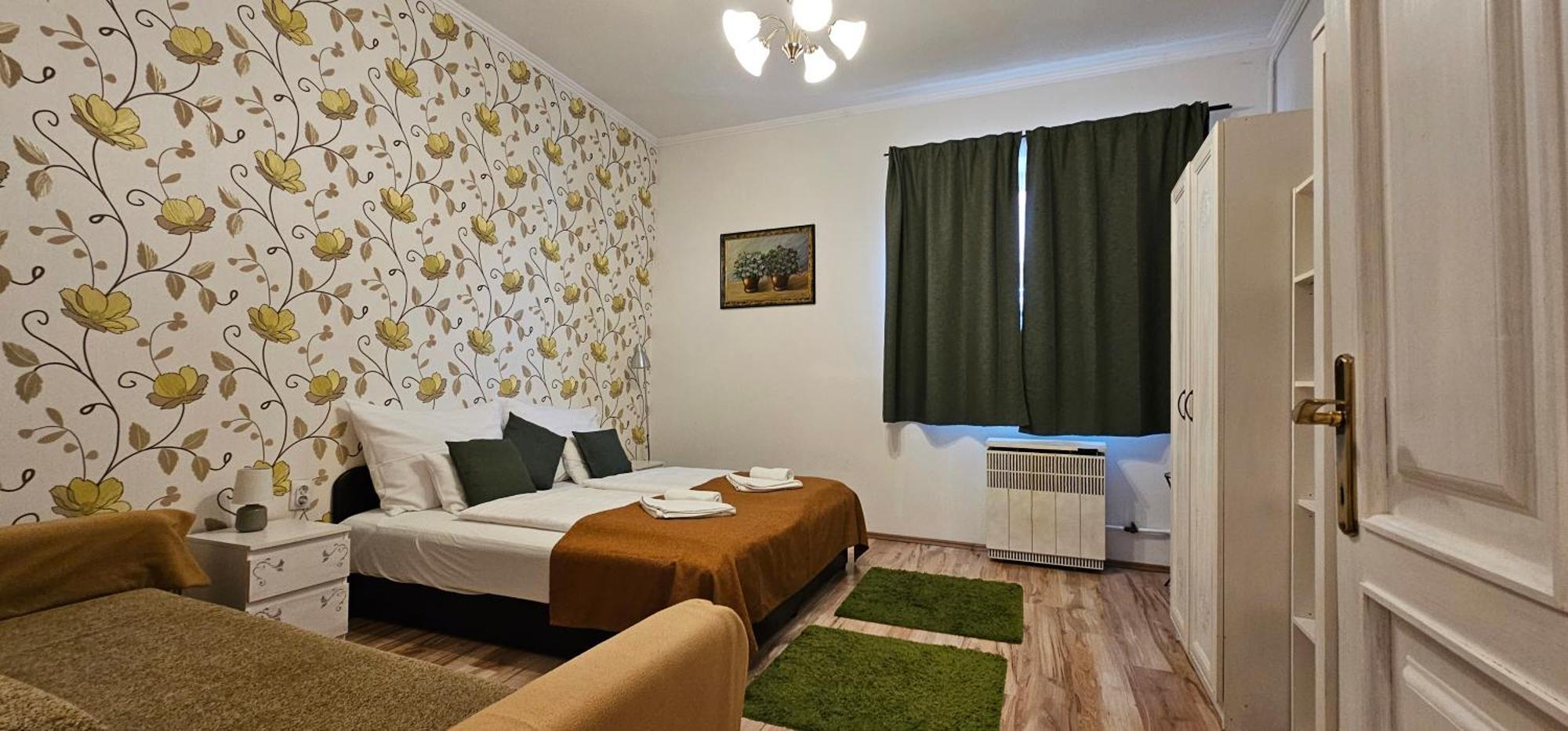 Indium City Panzio Eger Extérieur photo